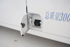 金杯吉运E6 畅运版 2025款 2座 标准顶纯电动封闭货车 宁德时代41.86kWh