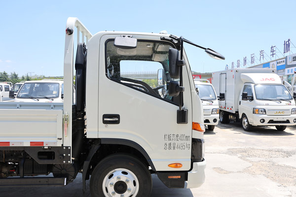 购骏铃V7载货车 享高达0.2万优惠