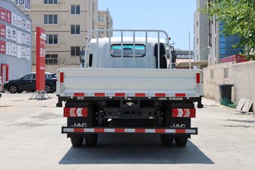 骏铃V7(原骏铃A8)&nbsp;载货车外观                                                图片