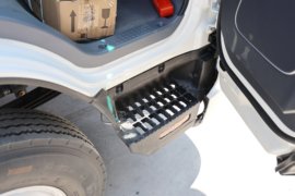 骏铃V7(原骏铃A8)&nbsp;载货车驾驶室                                               图片