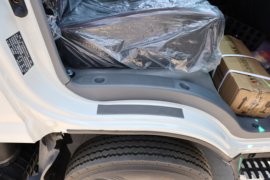 骏铃V7(原骏铃A8)&nbsp;载货车驾驶室                                               图片