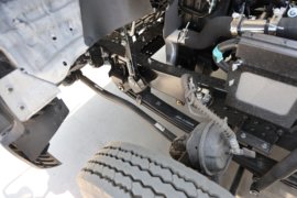 骏铃V7(原骏铃A8)&nbsp;载货车底盘                                                图片