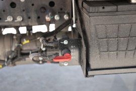 骏铃V7(原骏铃A8)&nbsp;载货车底盘                                                图片