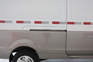 SRM��Դ�º�ʨX30L 2025�� �Ƹ��� 1.6L���� 123���� 2�� ��ջ���ͼƬ