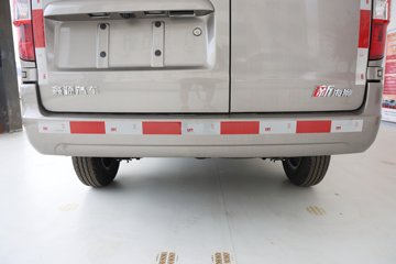 SRM��Դ�º�ʨX30L 2025�� �Ƹ��� 1.6L���� 123���� 2�� ��ջ���ͼƬ