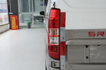 SRM��Դ�º�ʨX30L 2025�� �Ƹ��� 1.6L���� 123���� 2�� ��ջ���ͼƬ