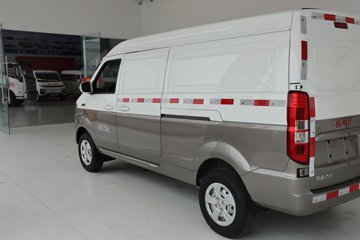 SRM��Դ�º�ʨX30L 2025�� �Ƹ��� 1.6L���� 123���� 2�� ��ջ���ͼƬ