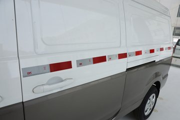 SRM��Դ�º�ʨX30L 2025�� �Ƹ��� 1.6L���� 123���� 2�� ��ջ���ͼƬ