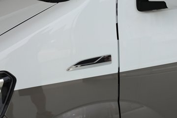 SRM��Դ�º�ʨX30L 2025�� �Ƹ��� 1.6L���� 123���� 2�� ��ջ���ͼƬ