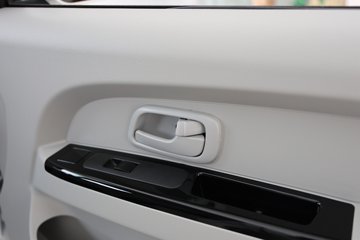 SRM��Դ�º�ʨX30L 2025�� �Ƹ��� 1.6L���� 123���� 2�� ��ջ���ͼƬ