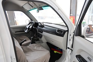 SRM��Դ�º�ʨX30L 2025�� �Ƹ��� 1.6L���� 123���� 2�� ��ջ���ͼƬ