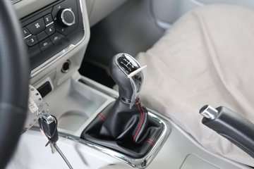 SRM��Դ�º�ʨX30L 2025�� �Ƹ��� 1.6L���� 123���� 2�� ��ջ���ͼƬ