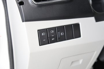 SRM��Դ�º�ʨX30L 2025�� �Ƹ��� 1.6L���� 123���� 2�� ��ջ���ͼƬ