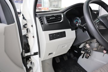 SRM��Դ�º�ʨX30L 2025�� �Ƹ��� 1.6L���� 123���� 2�� ��ջ���ͼƬ