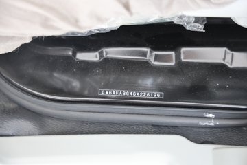 SRM��Դ�º�ʨX30L 2025�� �Ƹ��� 1.6L���� 123���� 2�� ��ջ���ͼƬ