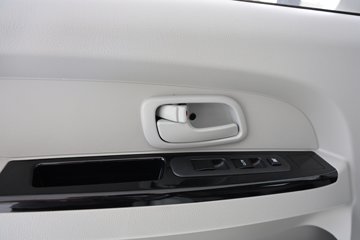 SRM��Դ�º�ʨX30L 2025�� �Ƹ��� 1.6L���� 123���� 2�� ��ջ���ͼƬ