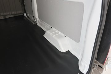 SRM��Դ�º�ʨX30L 2025�� �Ƹ��� 1.6L���� 123���� 2�� ��ջ���ͼƬ