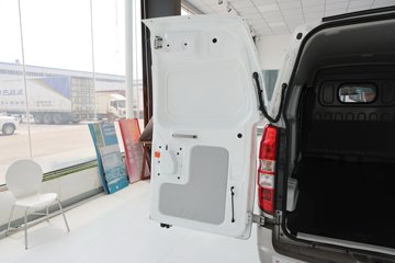 SRM��Դ�º�ʨX30L 2025�� �Ƹ��� 1.6L���� 123���� 2�� ��ջ���ͼƬ