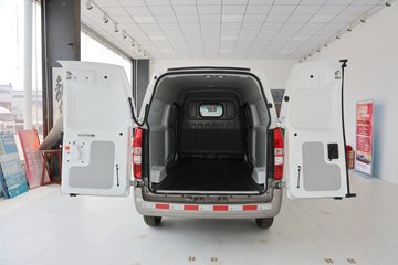 SRM��Դ�º�ʨX30L 2025�� �Ƹ��� 1.6L���� 123���� 2�� ��ջ���ͼƬ