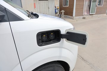 ���R5���˰� 2025�� �ȷ��͢� 6�� ���綯��� �ӷ�41.5kWhͼƬ