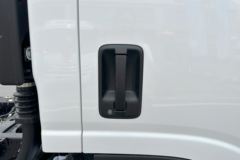 庆铃五十铃KV800 3L柴油 181马力 4X2 五十铃6档  6.05米单排厢式载货车