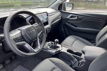 ������ʮ��T30 ��׼�� 3.0T���� 143���� �ֶ����� ����˫��Ƥ��ͼƬ