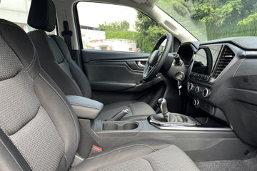 ������ʮ��T30 ��׼�� 3.0T���� 143���� �ֶ����� ����˫��Ƥ��ͼƬ