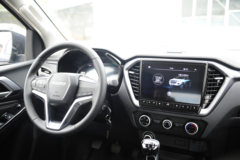 庆铃五十铃T30 标准版 3.0T柴油 143马力 手动两驱 长轴双排皮卡 庆铃五十铃T30 标准版 3.0T柴油 143马力 手动两驱 长轴双排皮卡