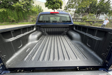 ������ʮ��T30 ��׼�� 3.0T���� 143���� �ֶ����� ����˫��Ƥ��ͼƬ