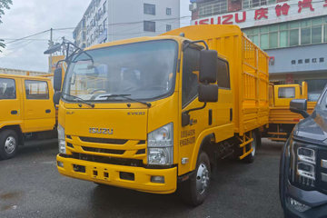 庆铃五十铃KV100 2.5L柴油 131马力 五十铃5档 3.13米双排仓栅式轻卡