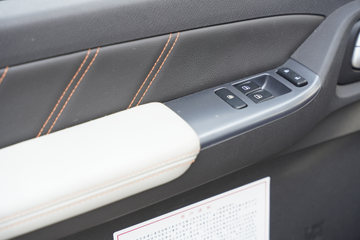 金刚S3&nbsp;自卸车驾驶室                                               图片