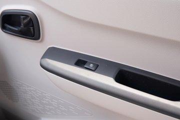 ������Խ��D1 ������ 1.6L���� 122���� ����5�� 3.1�׵�������΢��ͼƬ