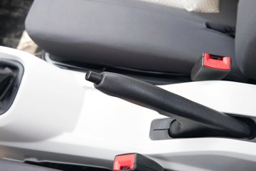 ������Խ��D1 ������ 1.6L���� 122���� ����5�� 3.1�׵�������΢��ͼƬ