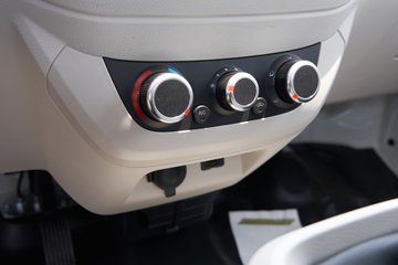 ������Խ��D1 ������ 1.6L���� 122���� ����5�� 3.1�׵�������΢��ͼƬ