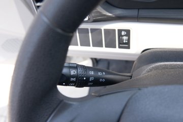 ������Խ��D1 ������ 1.6L���� 122���� ����5�� 3.1�׵�������΢��ͼƬ