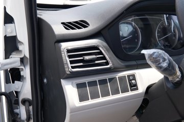 ������Խ��D1 ������ 1.6L���� 122���� ����5�� 3.1�׵�������΢��ͼƬ