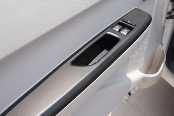 ������Խ��D1 ������ 1.6L���� 122���� ����5�� 3.1�׵�������΢��ͼƬ