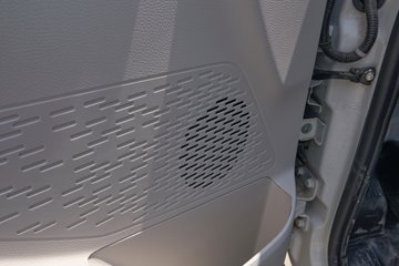 ������Խ��D1 ������ 1.6L���� 122���� ����5�� 3.1�׵�������΢��ͼƬ