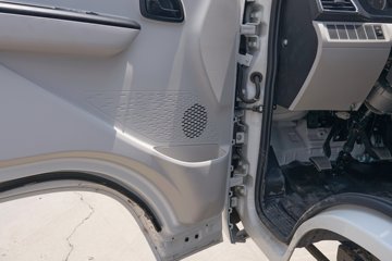 ������Խ��D1 ������ 1.6L���� 122���� ����5�� 3.1�׵�������΢��ͼƬ