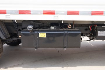 ������Խ��D1 ������ 1.6L���� 122���� ����5�� 3.1�׵�������΢��ͼƬ