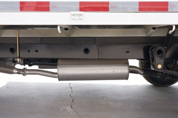 ������Խ��D1 ������ 1.6L���� 122���� ����5�� 3.1�׵�������΢��ͼƬ