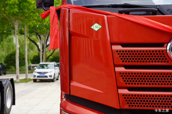 解放J6P牵引车东莞市火热促销中 让利高达3万