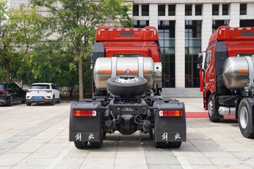 解放J6P 牵引车外观                                                图片