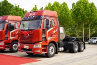 一汽解放 新J6P重卡 领航版2.0 460马力 6X4牵引车(国六)