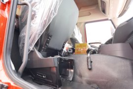 解放J6P&nbsp;牵引车驾驶室                                               图片