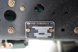 解放J6P&nbsp;牵引车底盘                                                图片