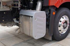 解放J6P&nbsp;牵引车底盘                                                图片