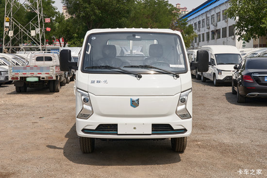 ����X1 Һɲ 4.05�׵��Ŵ��綯��ʽ΢�� ��γ65.66kWh