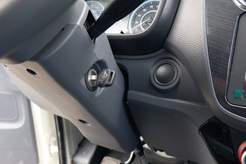 ���� ����M2 Pro 2.0L 122���� CNG 3.7�׵�������΢��ͼƬ