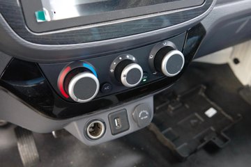 ���� ����M2 Pro 2.0L 122���� CNG 3.7�׵�������΢��ͼƬ